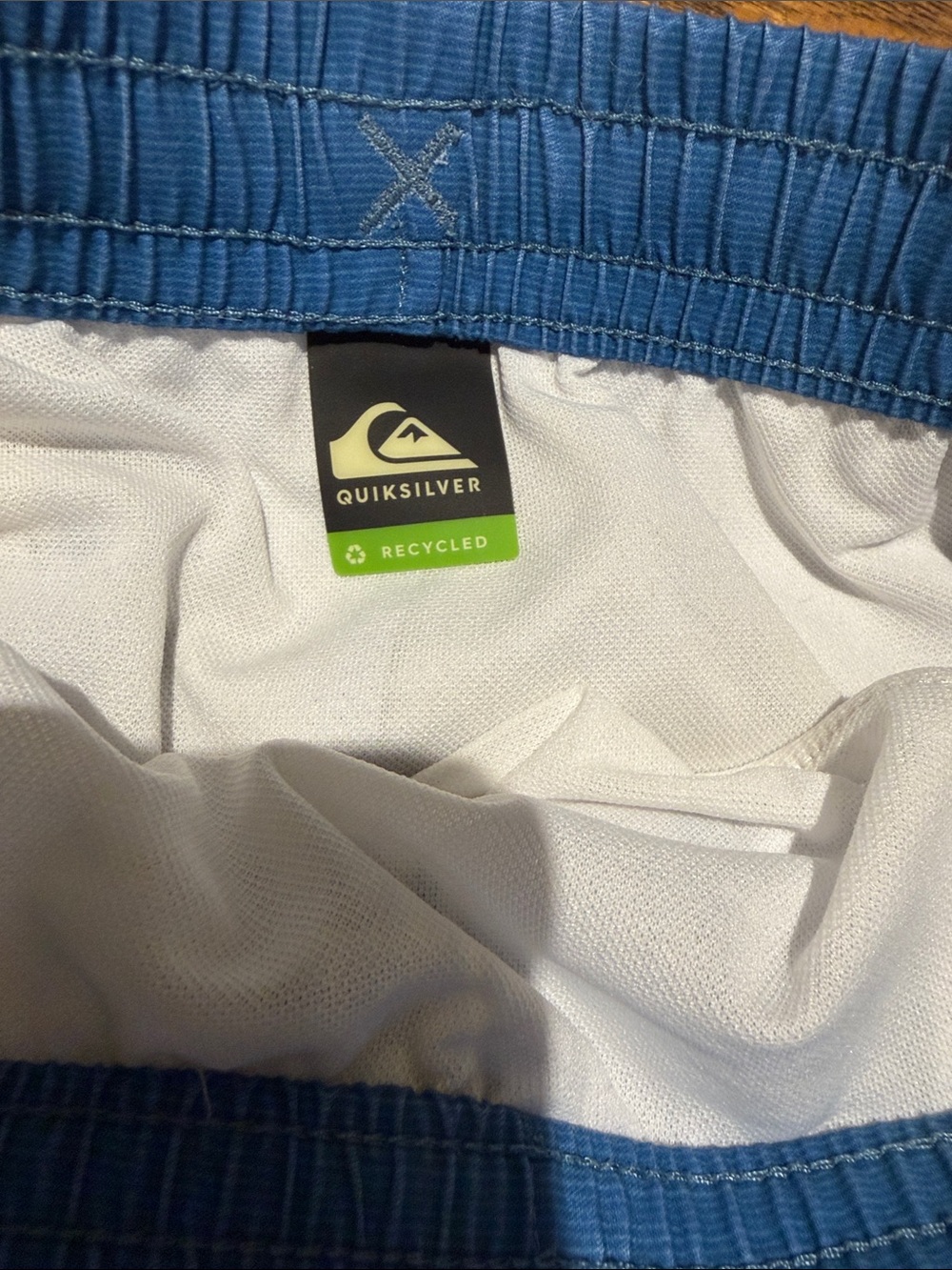 Quiksilver striped with drawstring Kids Swim Shorts size 6 - Picture 2 of 8